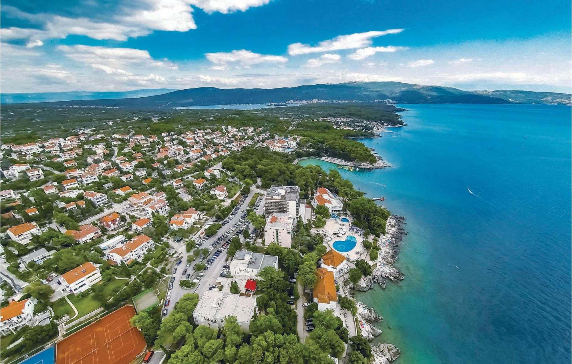 Gorgeous Apartment In Krk With Kitchen クルク エクステリア 写真