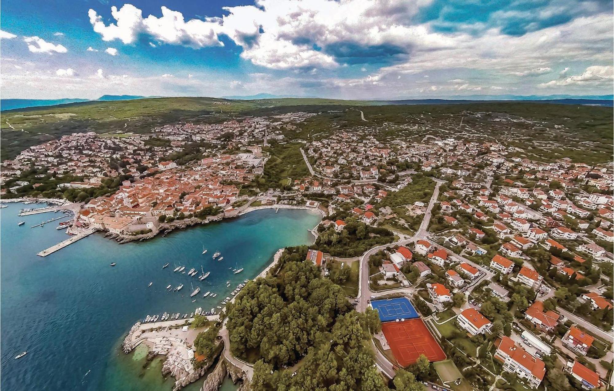 Gorgeous Apartment In Krk With Kitchen クルク エクステリア 写真
