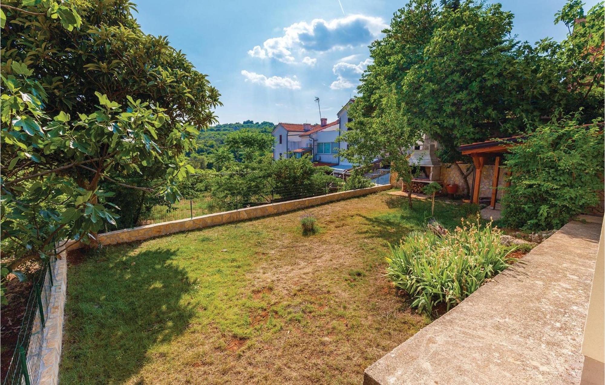 Gorgeous Apartment In Krk With Kitchen クルク エクステリア 写真