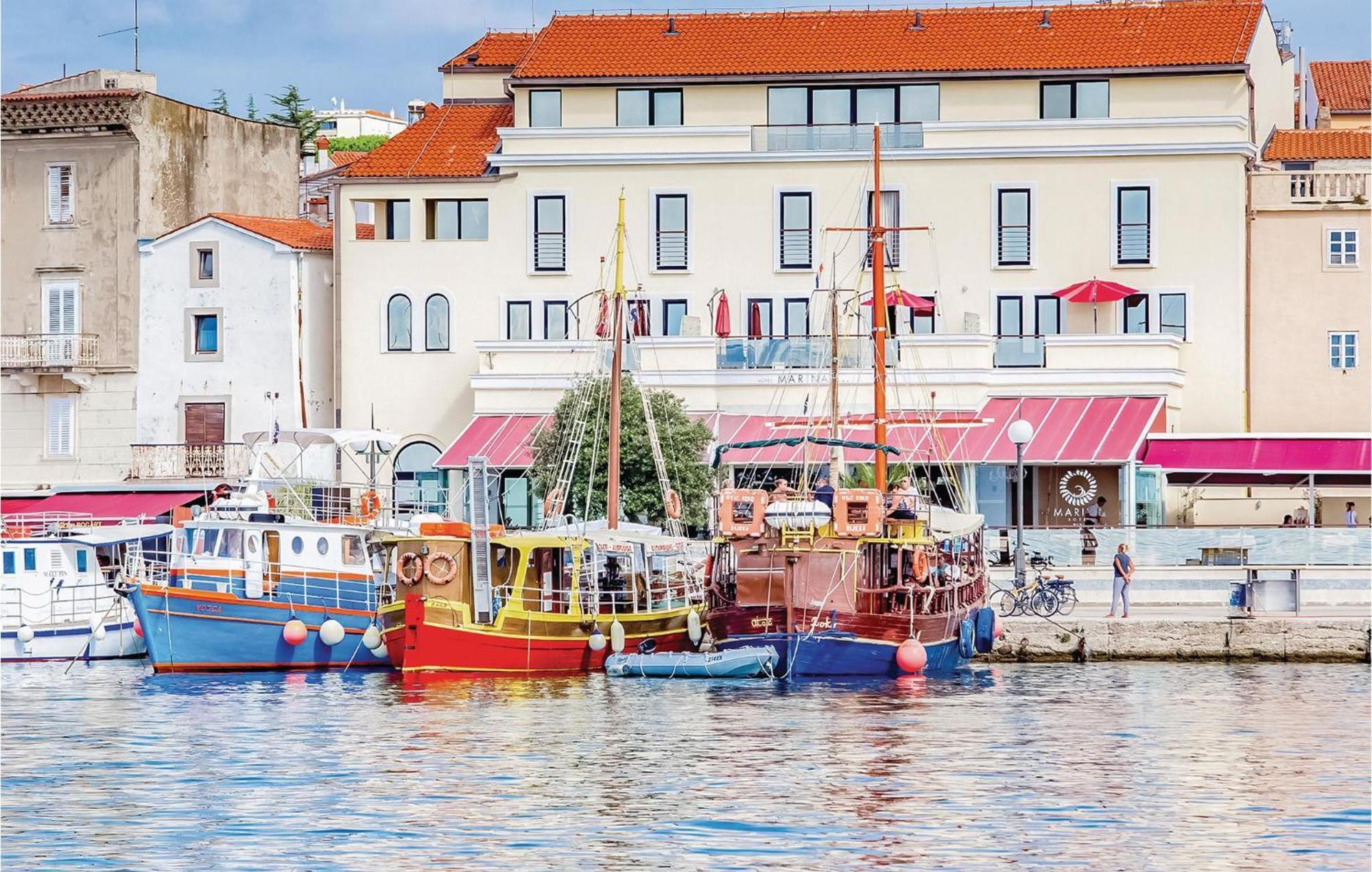 Gorgeous Apartment In Krk With Kitchen クルク エクステリア 写真