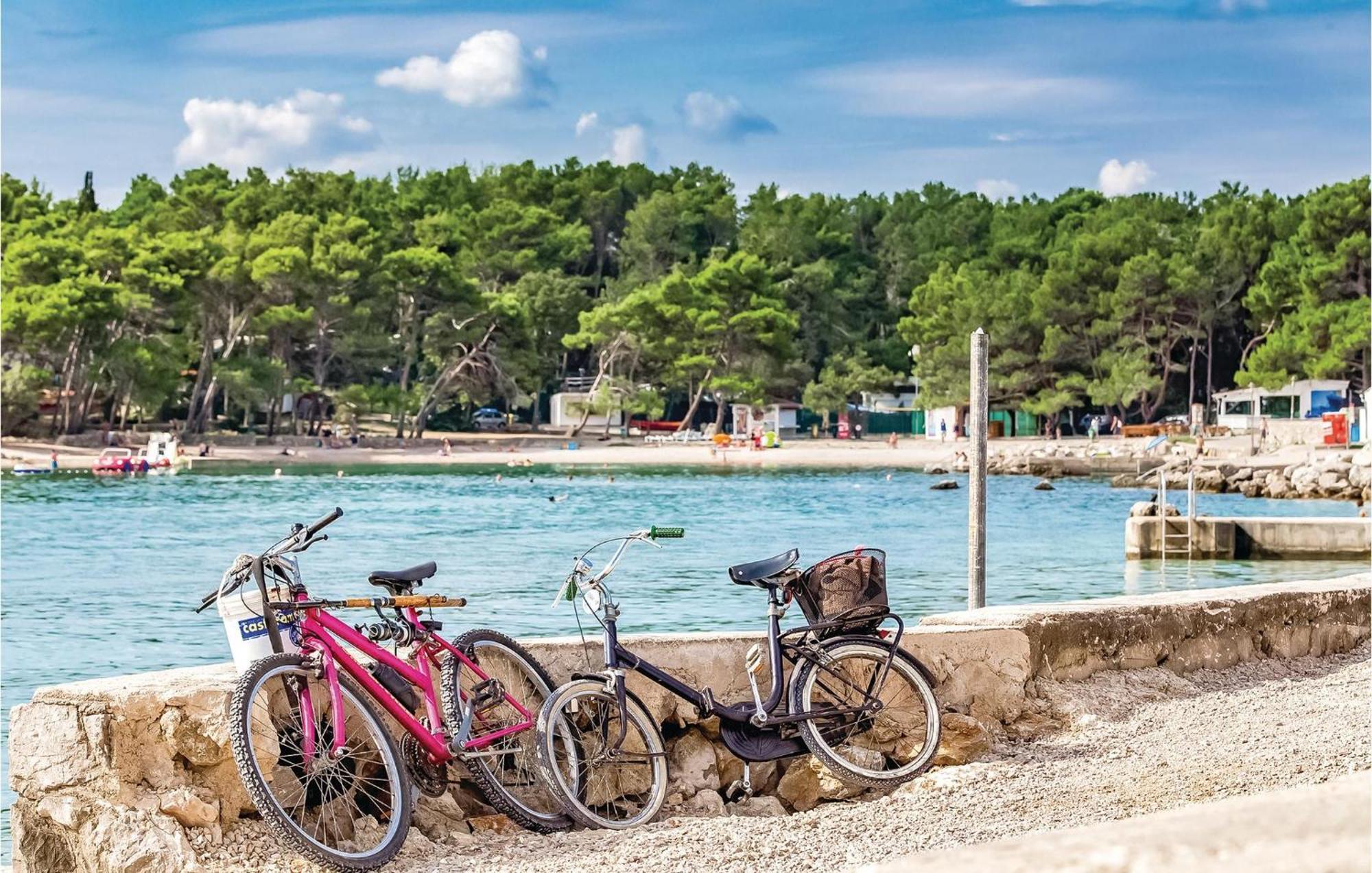 Gorgeous Apartment In Krk With Kitchen クルク エクステリア 写真
