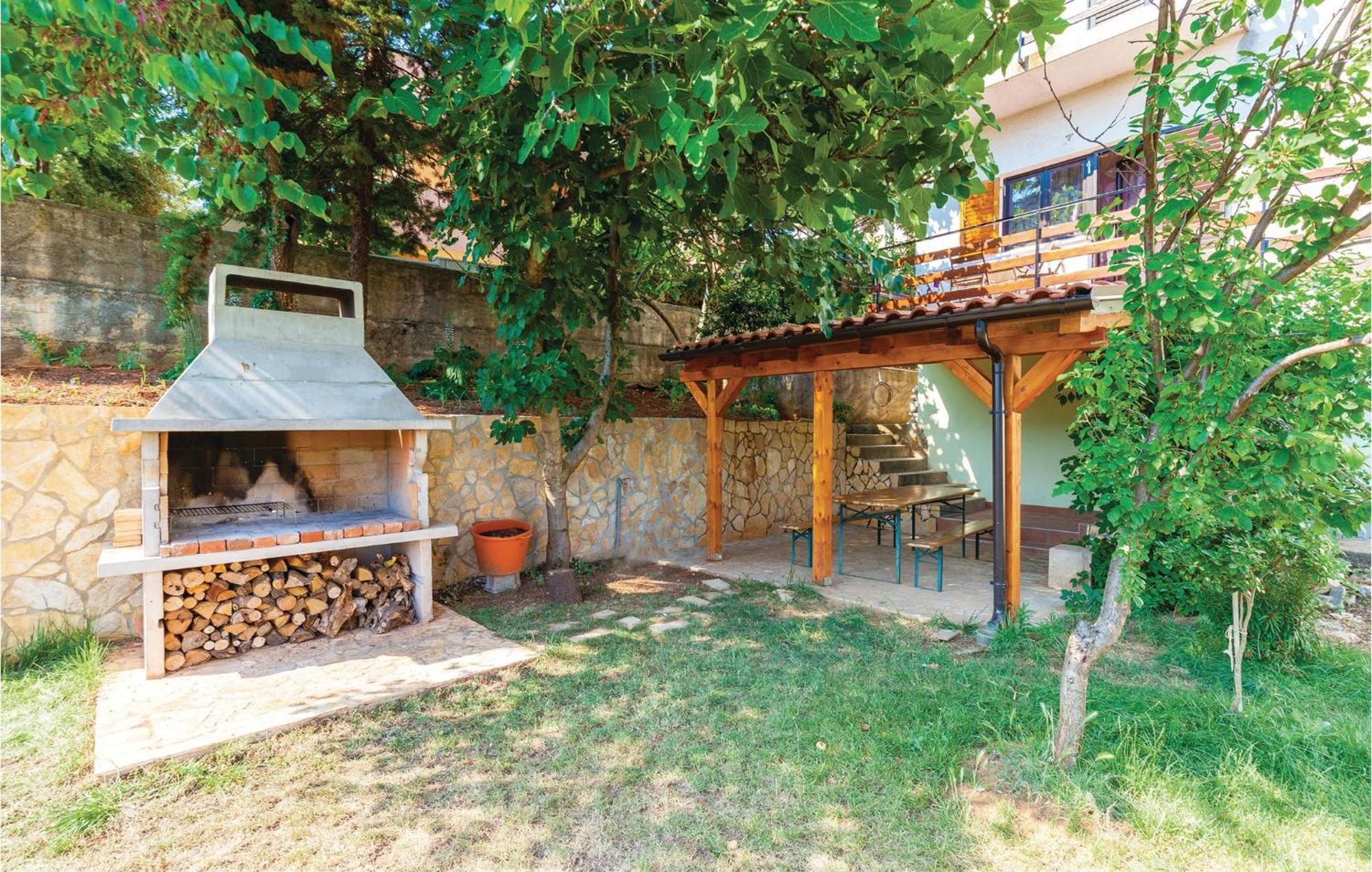 Gorgeous Apartment In Krk With Kitchen クルク エクステリア 写真